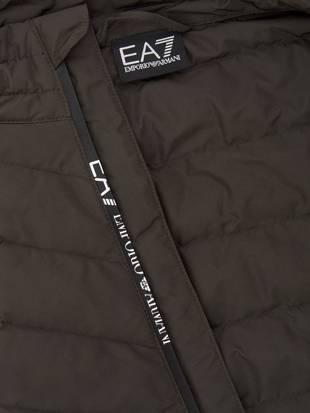 EA7 Emporio Armani Elegant Quilted Lightweight Jacket