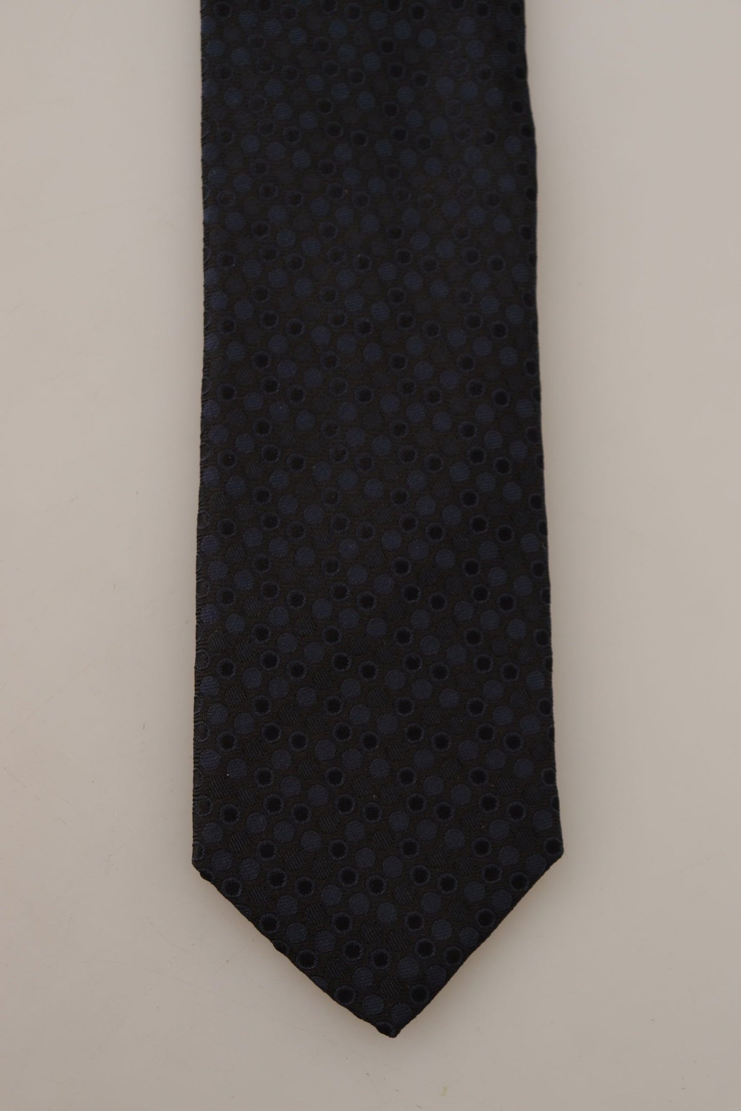 Dolce & Gabbana Elegant Silk Men's Tie in Classic Black