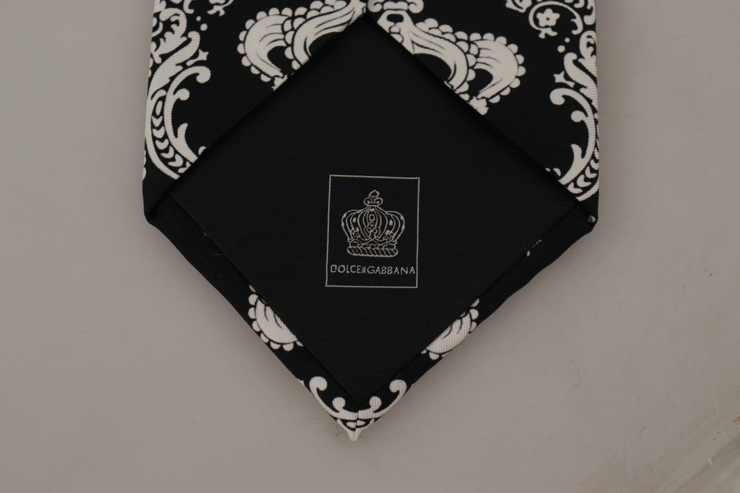 Dolce & Gabbana Elegant Silk Black Crown Bow Tie