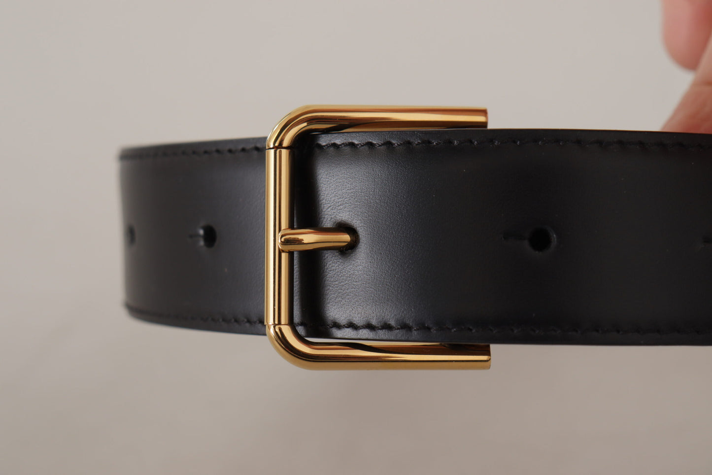 Dolce & Gabbana Elegant Black Leather Engraved Buckle Belt