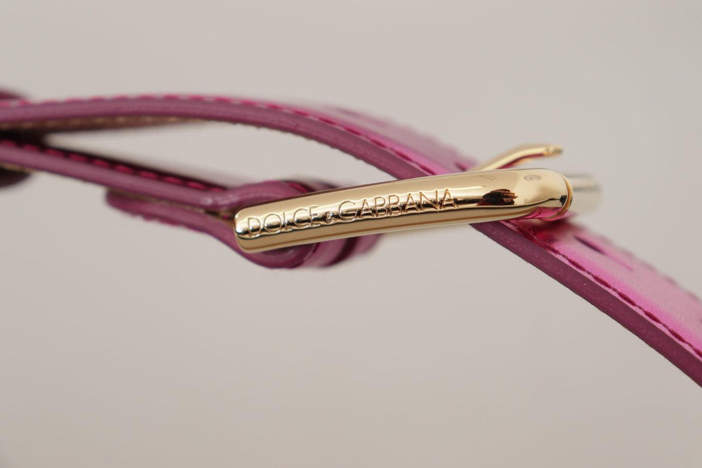 Dolce & Gabbana Chic Pink Leather Logo Buckle Belt