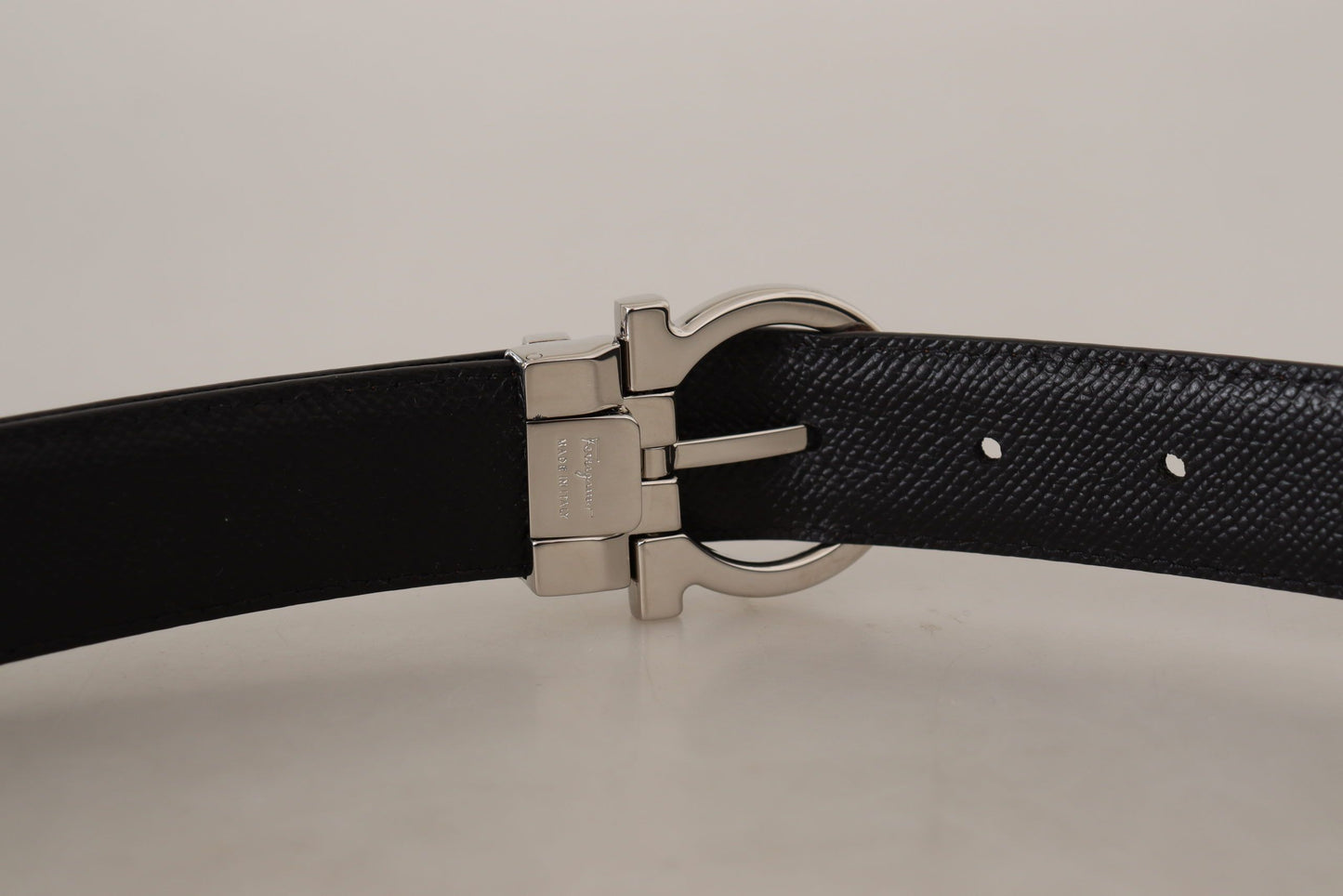 Salvatore Ferragamo Elegant Reversible Calf Leather Belt