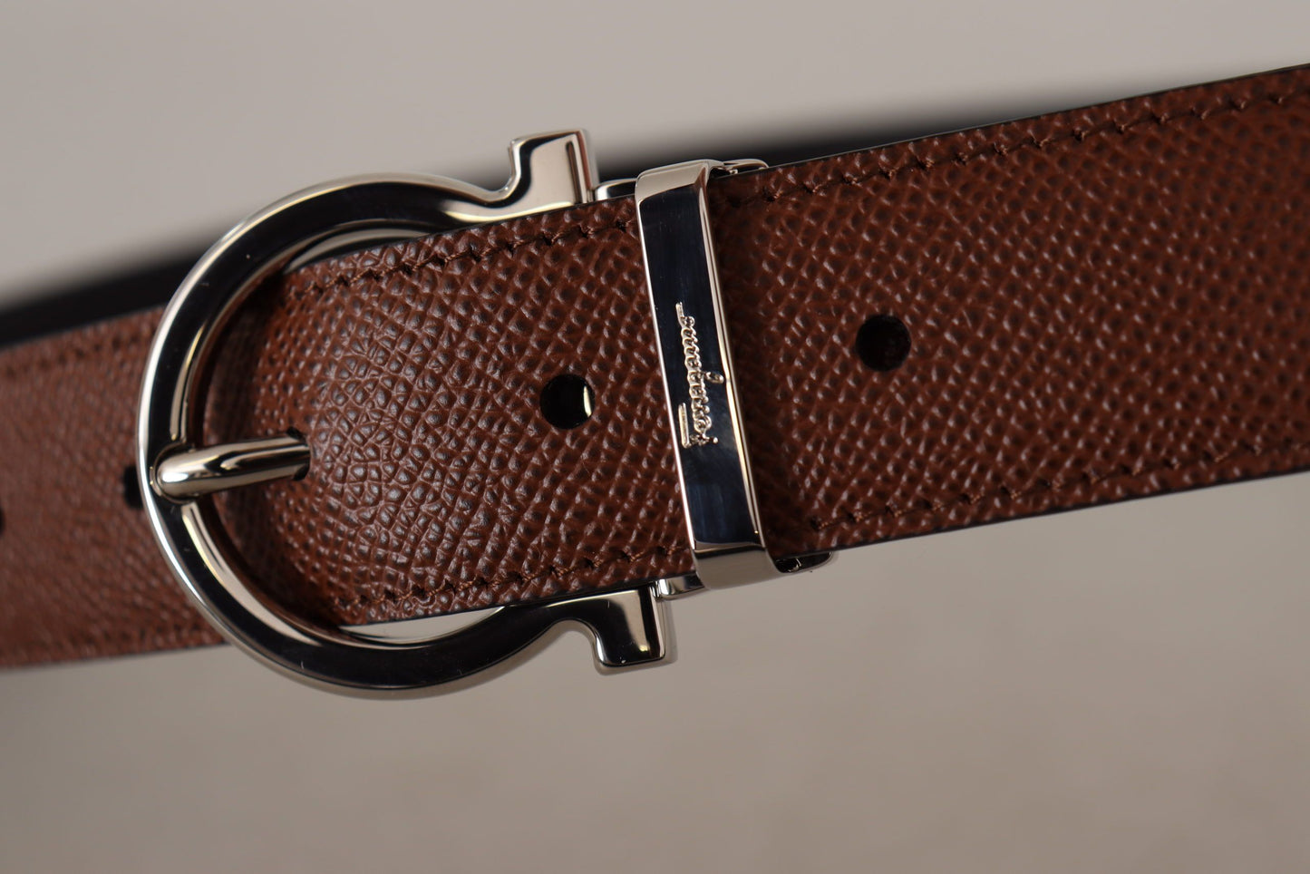 Salvatore Ferragamo Elegant Reversible Calf Leather Belt