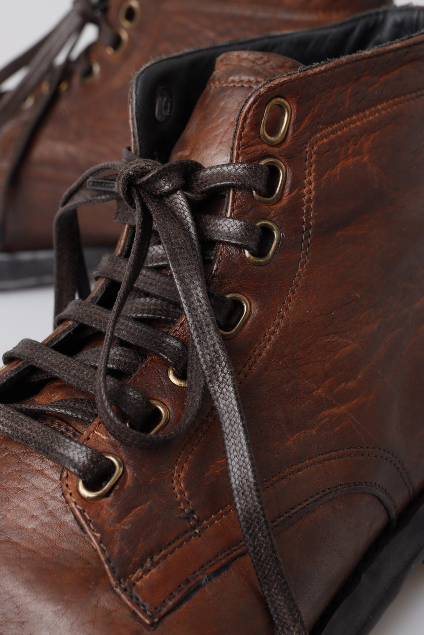 Dolce & Gabbana Elegant Leather Lace-Up Men's Boots