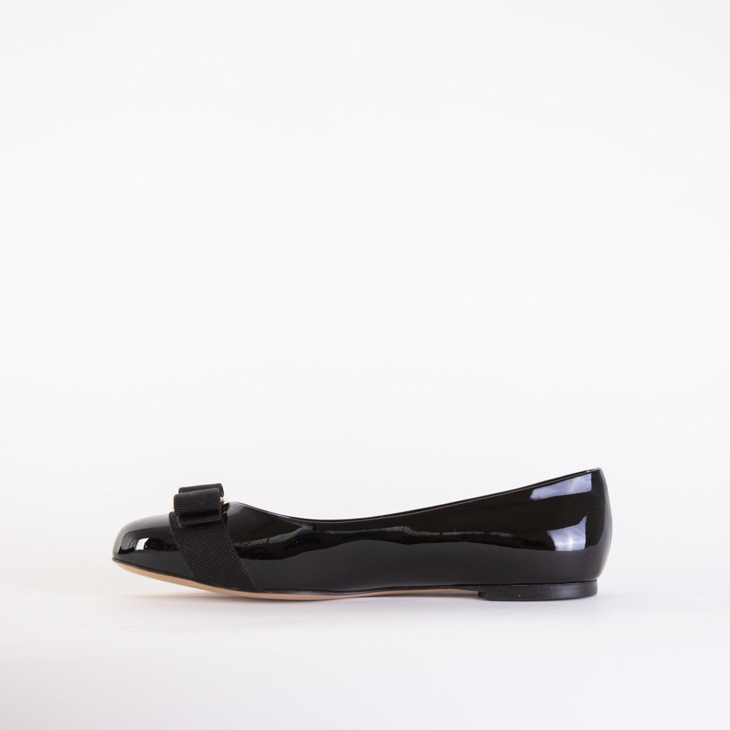 Salvatore Ferragamo Chic Black Leather Ballerinas