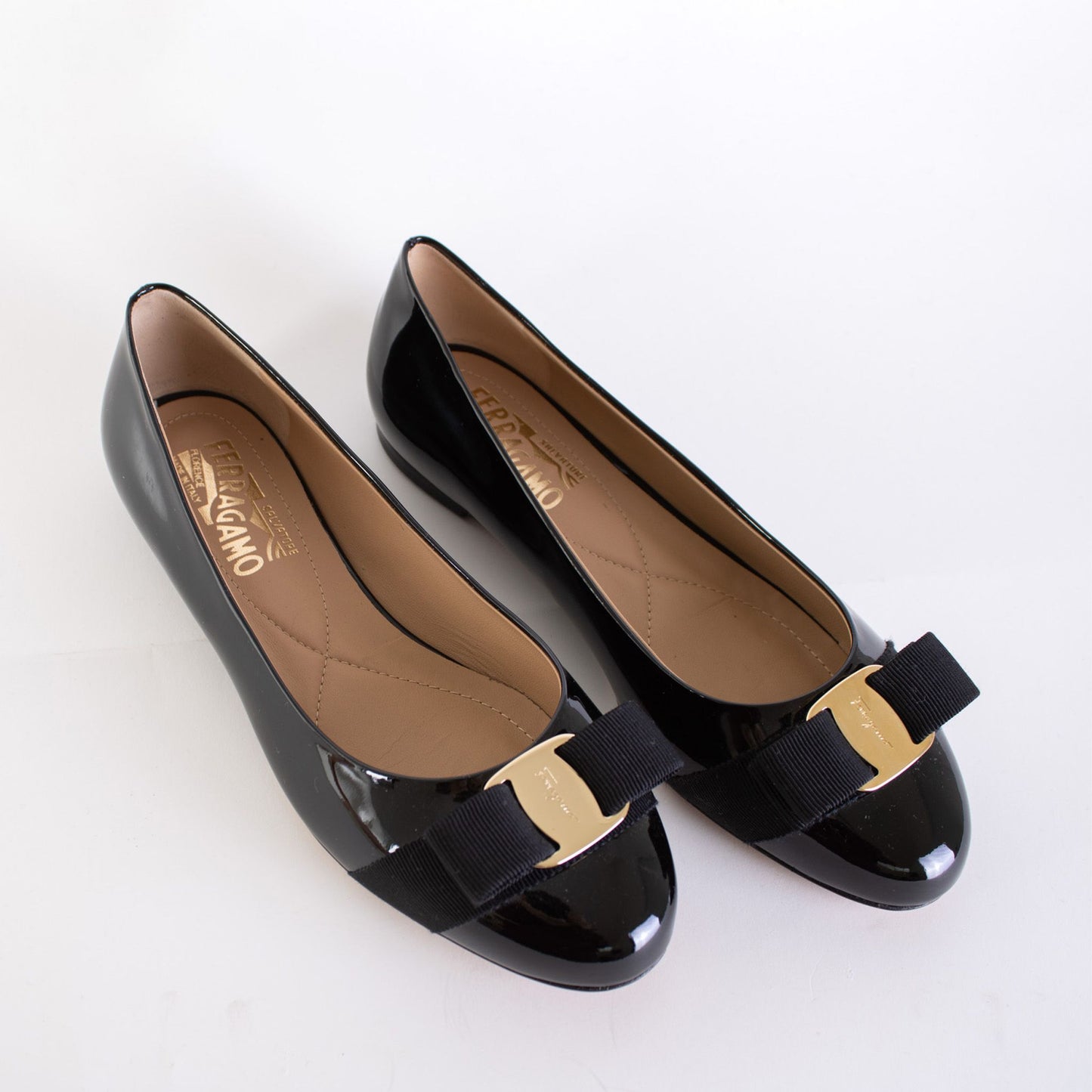 Salvatore Ferragamo Chic Black Leather Ballerinas