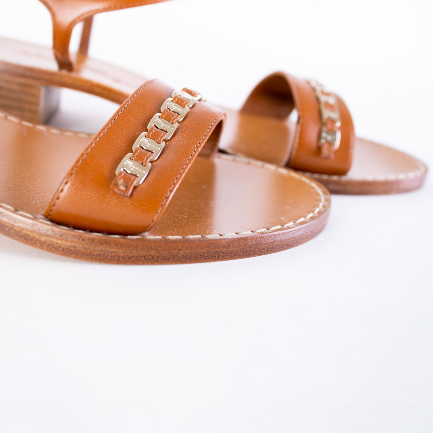 Salvatore Ferragamo Elegant Tremiti Leather Sandals in Brown