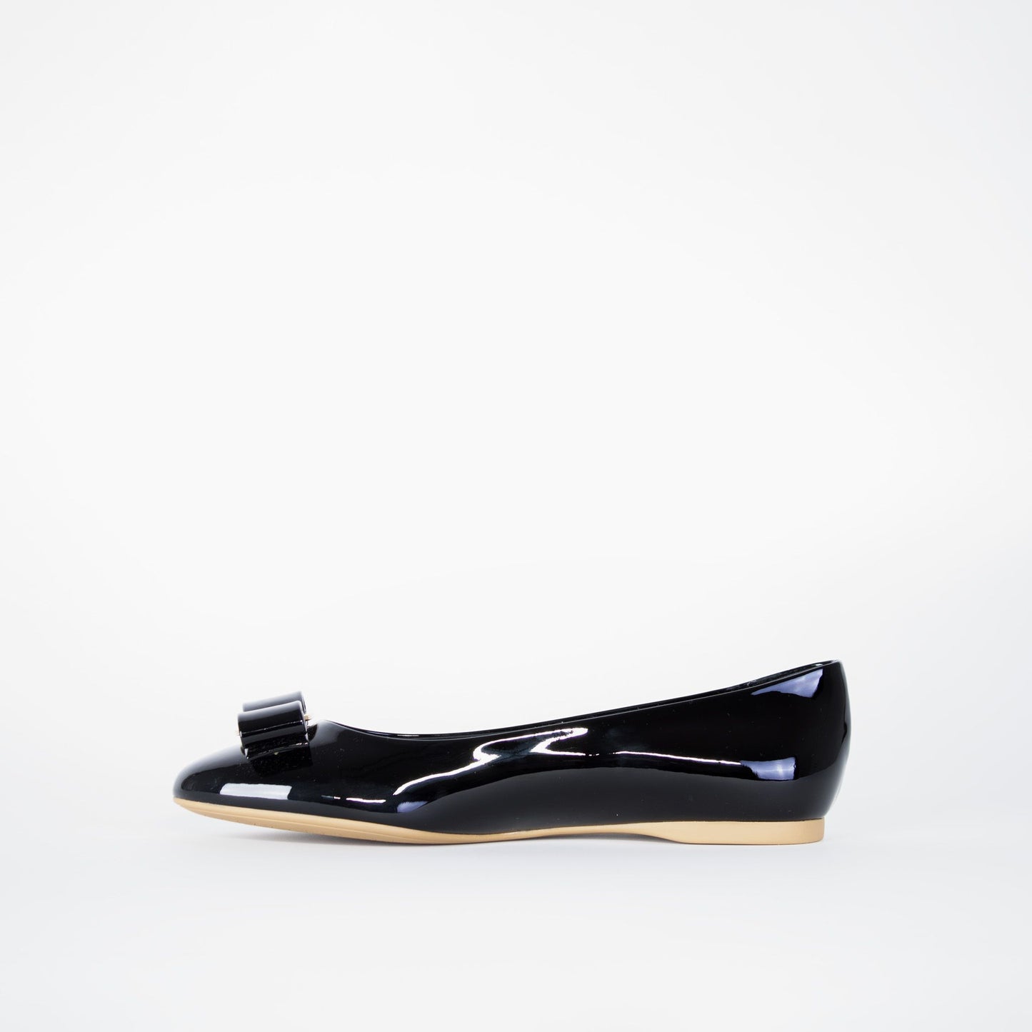 Salvatore Ferragamo Elegant Black Leather Ballerinas