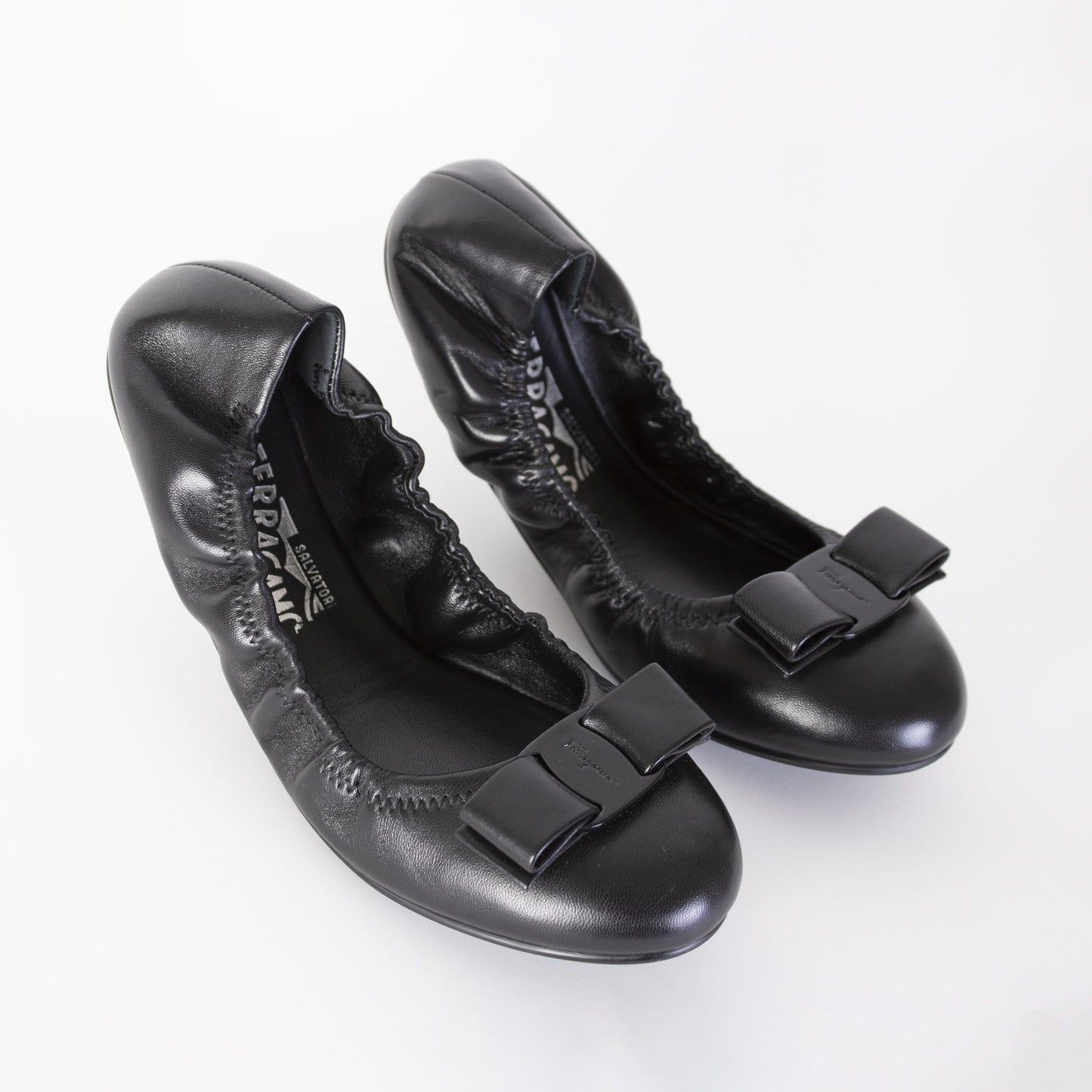 Salvatore Ferragamo Elegant Black Leather Ballerina Flats