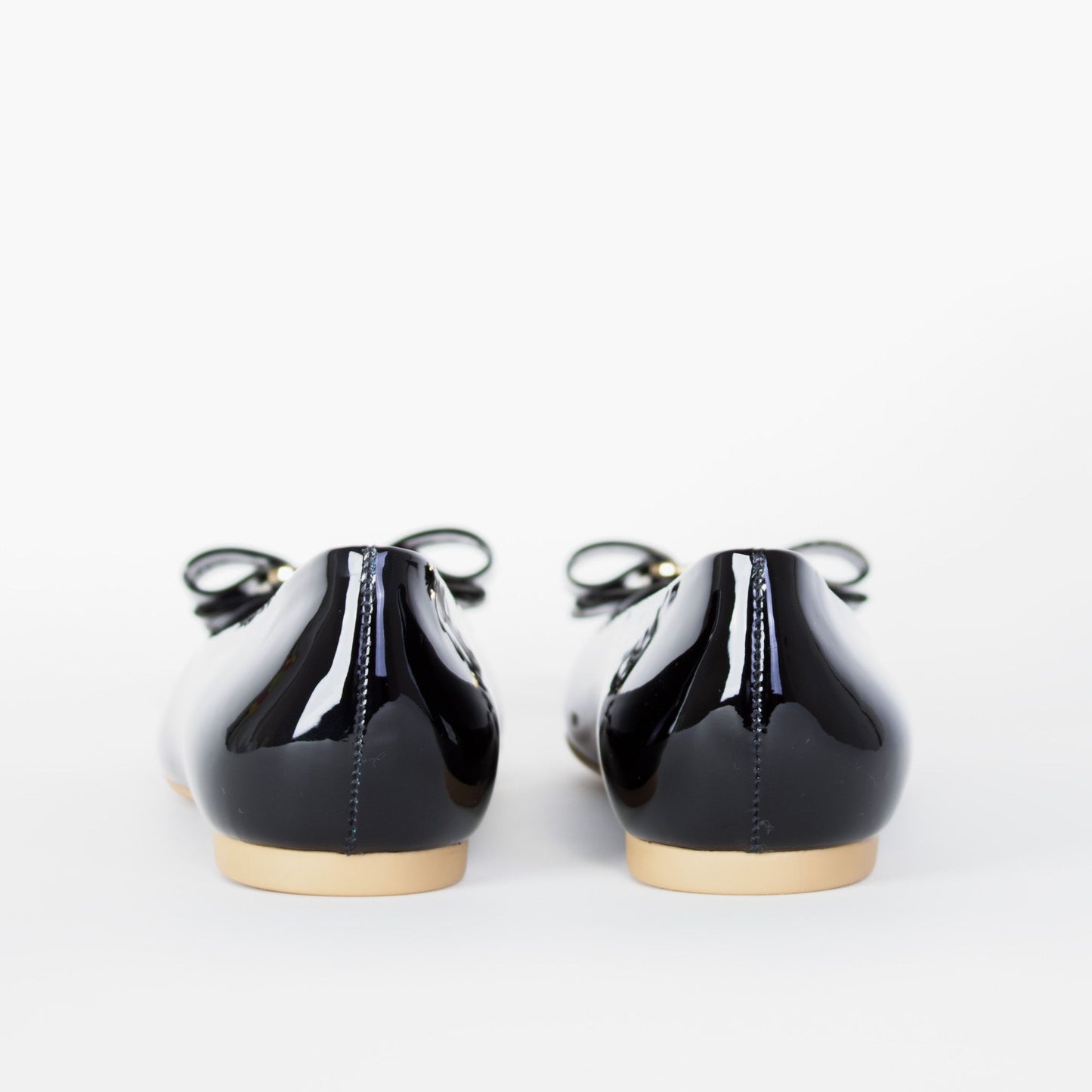 Salvatore Ferragamo Elegant Black Leather Ballerinas