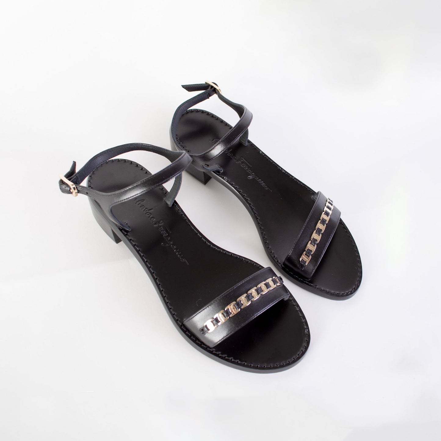 Salvatore Ferragamo Elegant Black Leather Sandals - Timeless Elegance