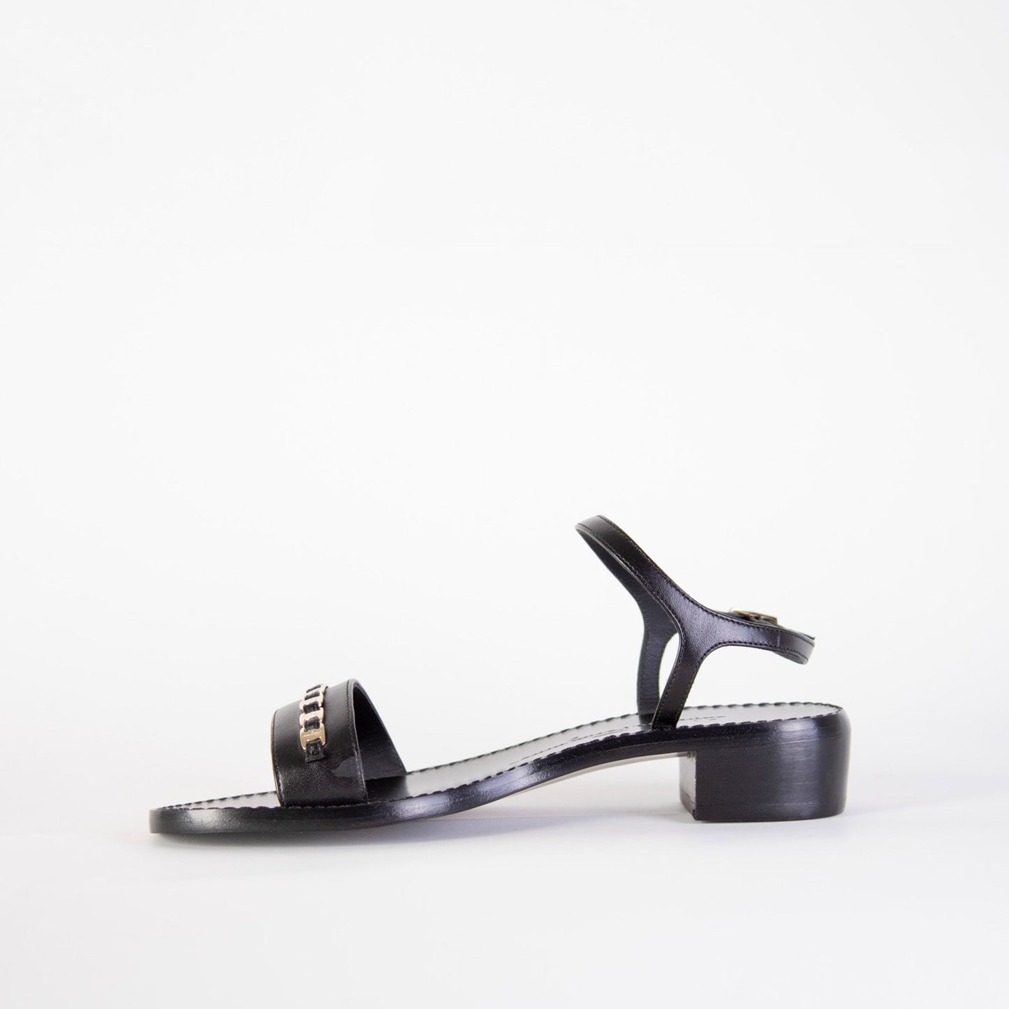 Salvatore Ferragamo Elegant Black Leather Sandals - Timeless Elegance