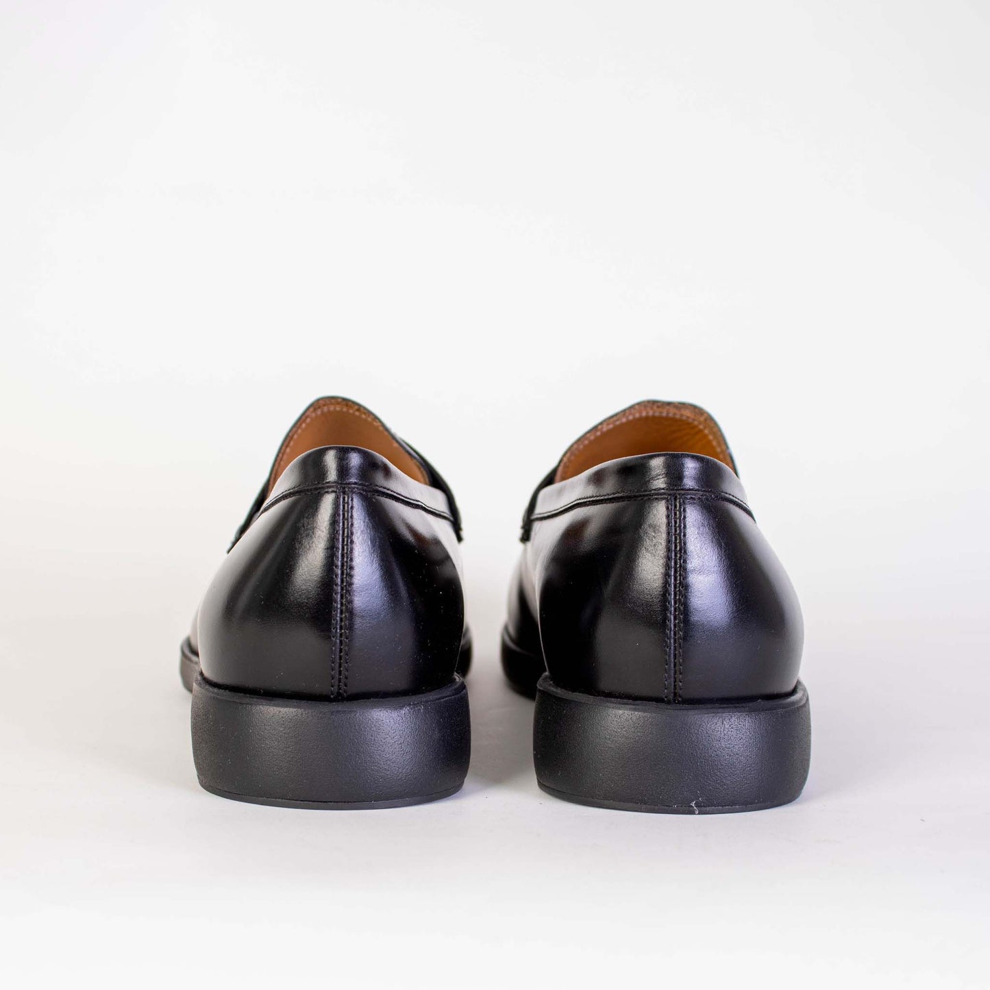 Salvatore Ferragamo Elegant Black Leather Loafers