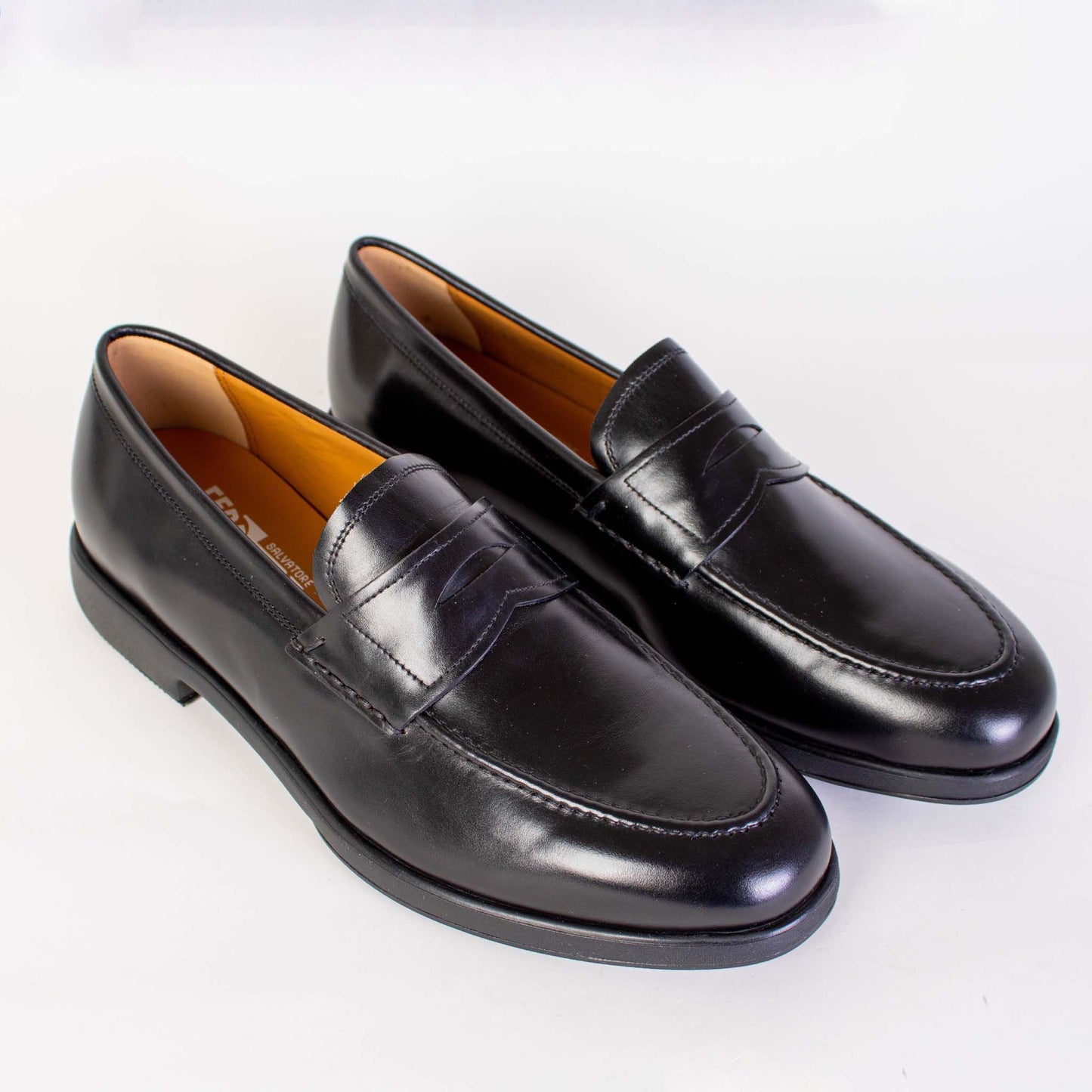 Salvatore Ferragamo Elegant Black Leather Loafers