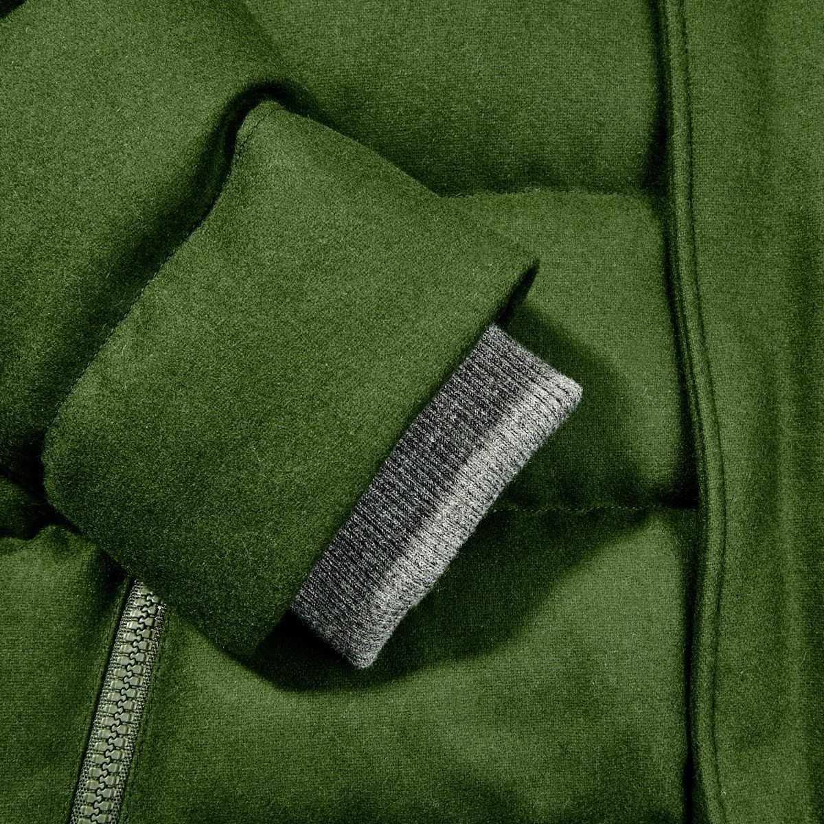 Herno Elegant Green Water-Repellent Down Jacket with Hood