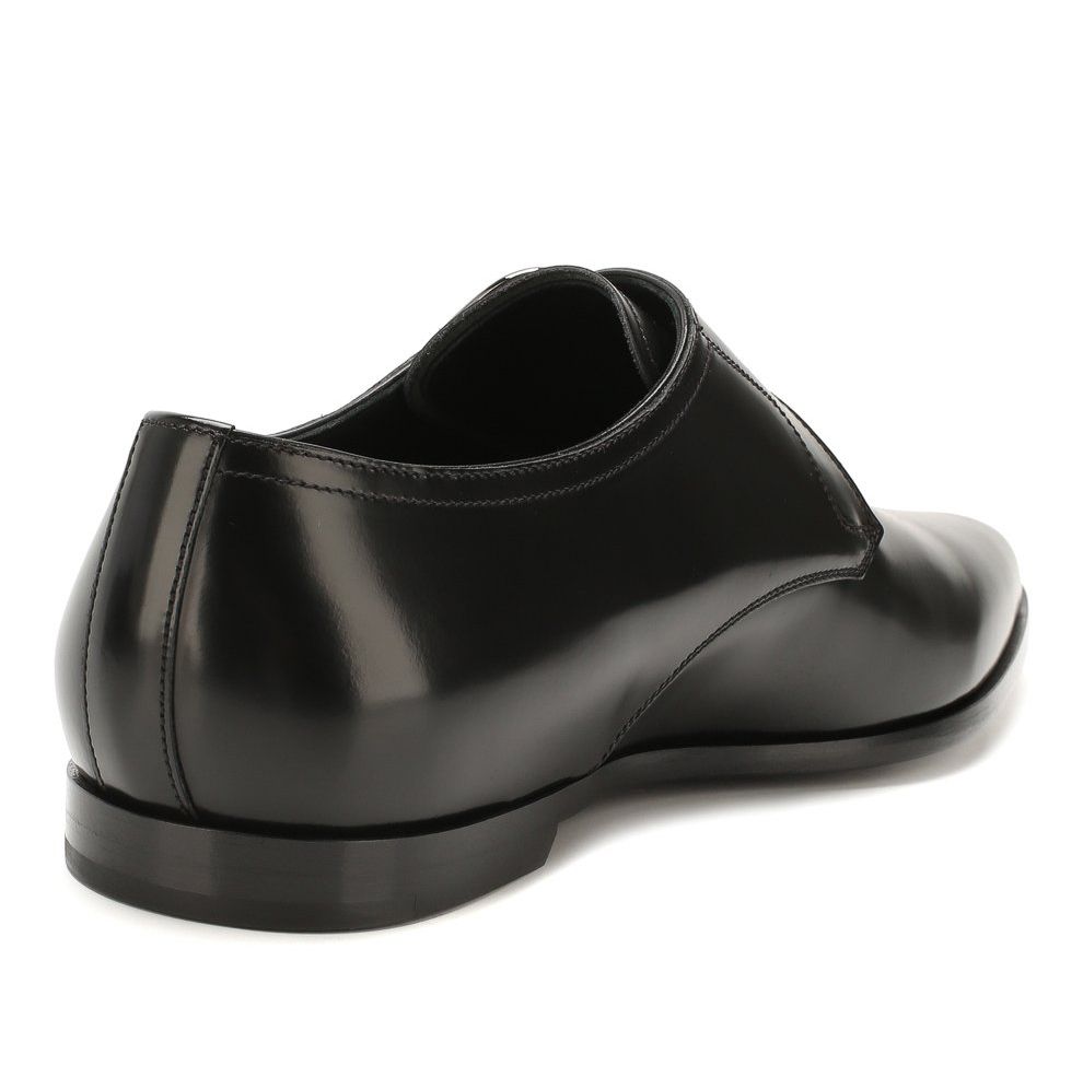 Dolce & Gabbana Sleek Calfskin Leather Shoes with Buckle